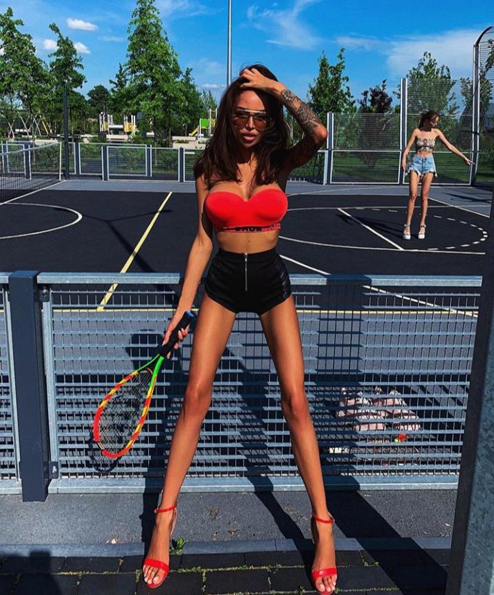 fun pics of Instagram models doing fake things with photoshop