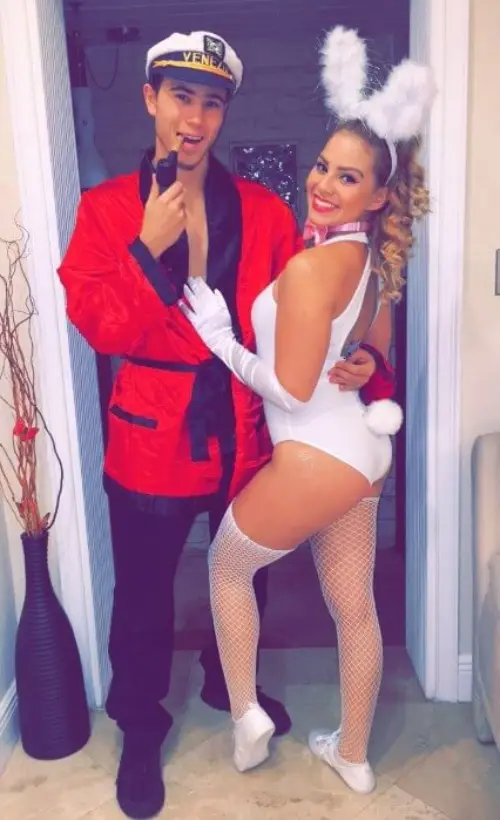 Funny Halloween Costumes for a Couple that looks amazing 2