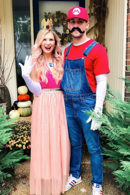 Mario and Princess Peach Funny Couples Halloween Costume Idea